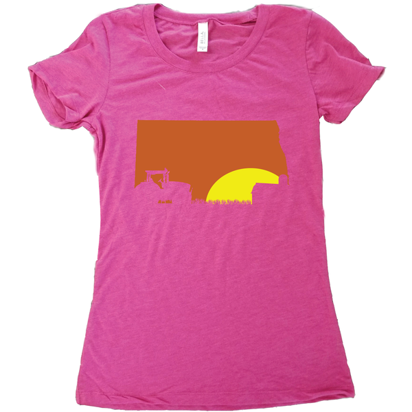 Tractor North Dakota T-Shirt - Women's Fitted