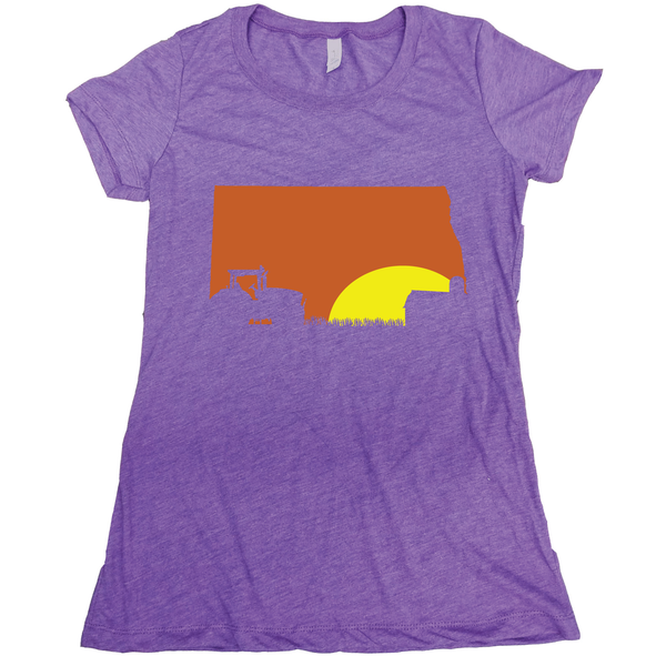 Tractor North Dakota T-Shirt - Women's Fitted